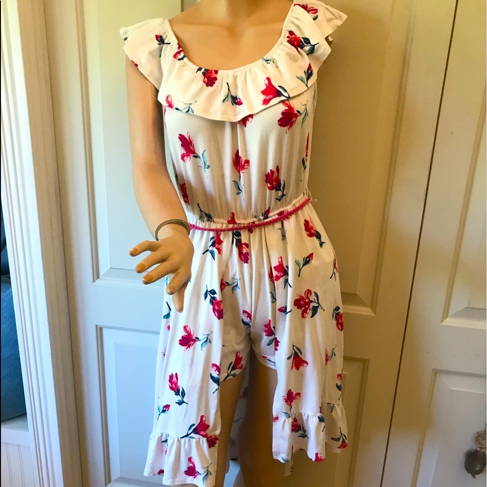 Adorable Floral Romper Dress shoulder ruffle and braided belt NWT S